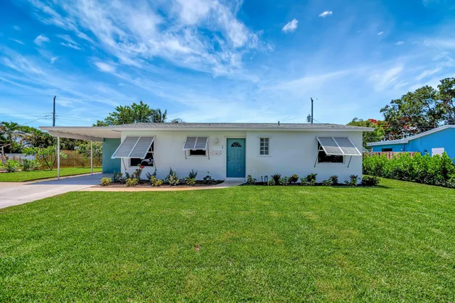 3-bedroom rental at 713 Gumtree Road, North Palm Beach