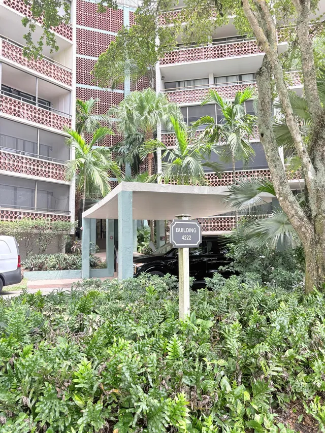 2-bedroom rental at 4222 INVERRARY Boulevard #4609, Lauderhill