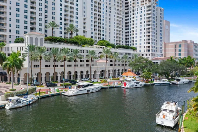 2-bedroom rental at 511 SE 5th Avenue #1907, Fort Lauderdale