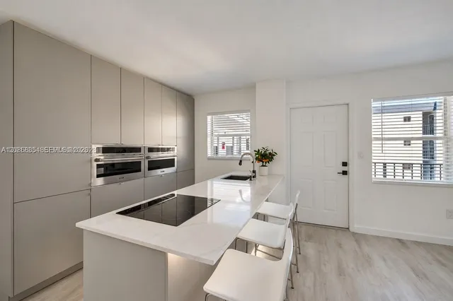 1-bedroom home at 1720 Jefferson Street #511, Hollywood