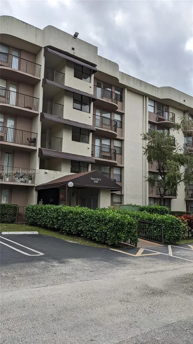 1-bedroom home at 2701 Riverside Drive #206-B, Coral Springs