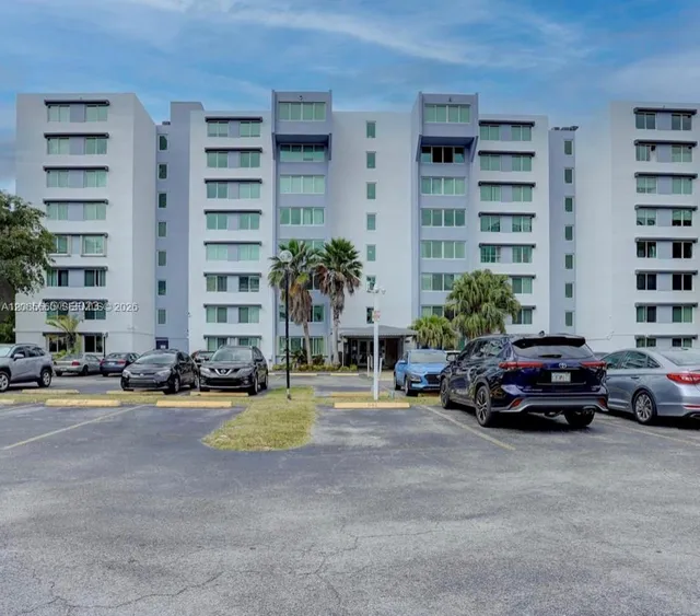 1-bedroom rental at 9125 SW 77th Avenue #504, Miami