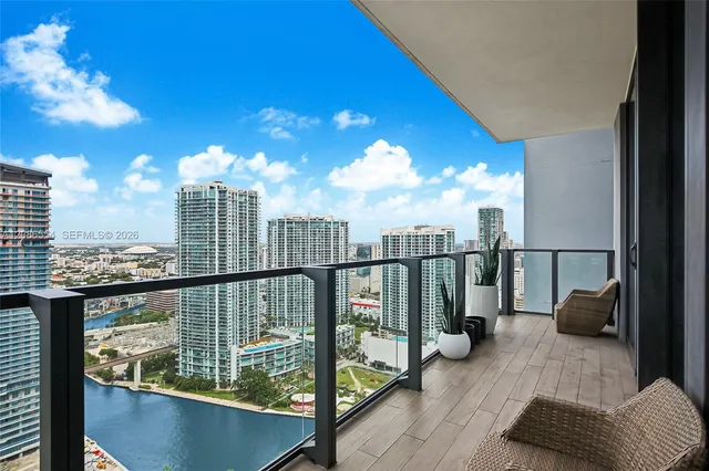 1-bedroom rental at 68 SE 6th Street #3306, Miami