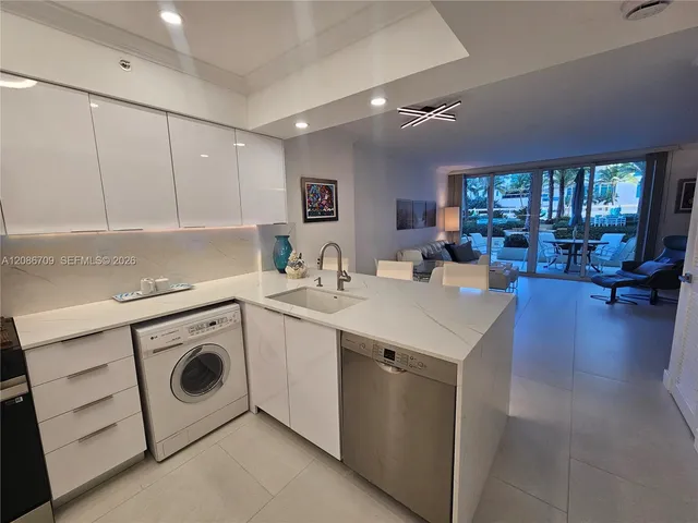 1-bedroom rental at 2501 S Ocean Drive #L17, Hollywood