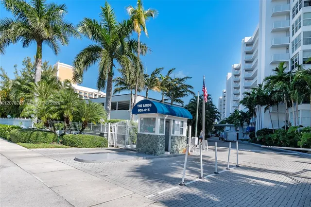 2-bedroom rental at 613 Ocean Drive #7C, Key Biscayne