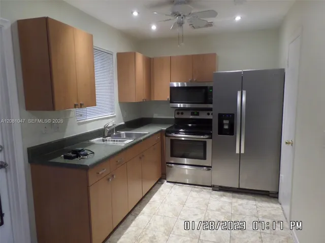 2-bedroom rental at 2222 Jackson Street #1E, Hollywood