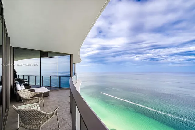 2-bedroom rental at 15701 Collins Avenue #4603, Sunny Isles Beach
