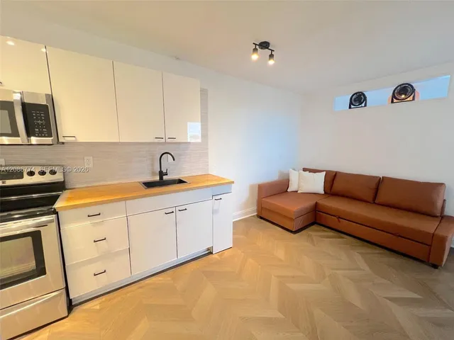 1-bedroom rental at 1255 Collins Avenue #604, Miami Beach