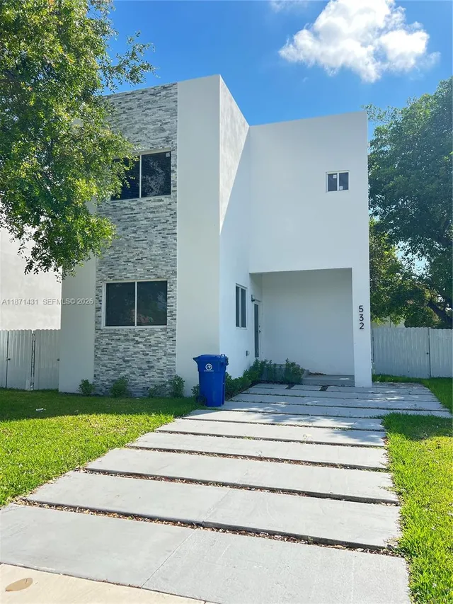 3-bedroom rental at 532 NW 17th Avenue #0, Fort Lauderdale
