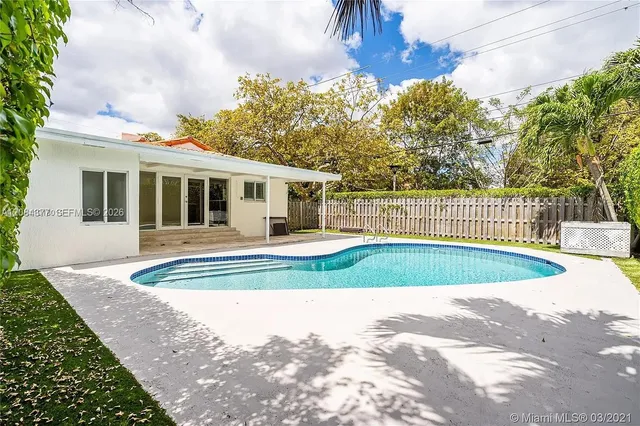3-bedroom rental at 375 SW 20th Road #1, Miami