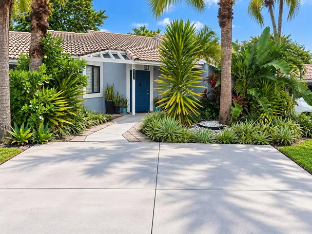 2-bedroom home at 9912 WATERMILL Circle #E, Boynton Beach