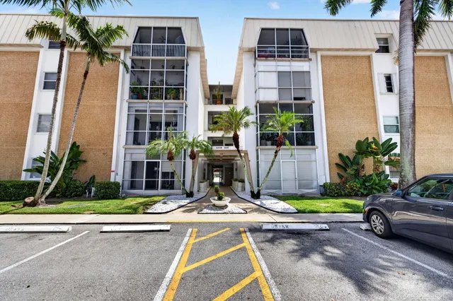 1-bedroom home at 3040 NE 16th Avenue #110, Oakland Park
