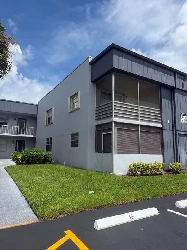1-bedroom home at 17 Burgundy A, Delray Beach