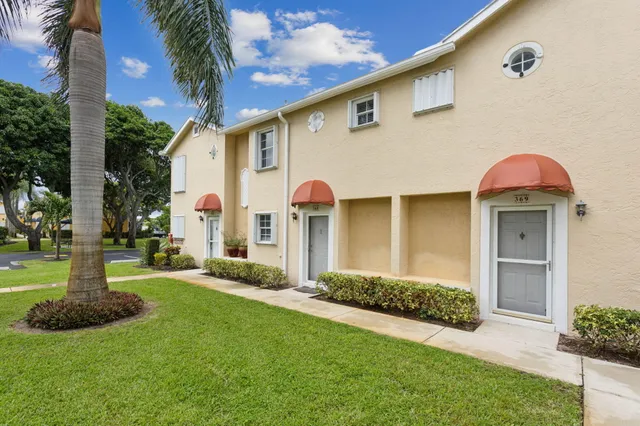 2-bedroom rental at 368 WATERSIDE Drive, Hypoluxo