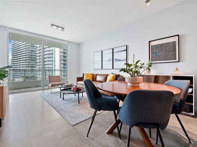1-bedroom home at 1080 Brickell Avenue #1403, Miami