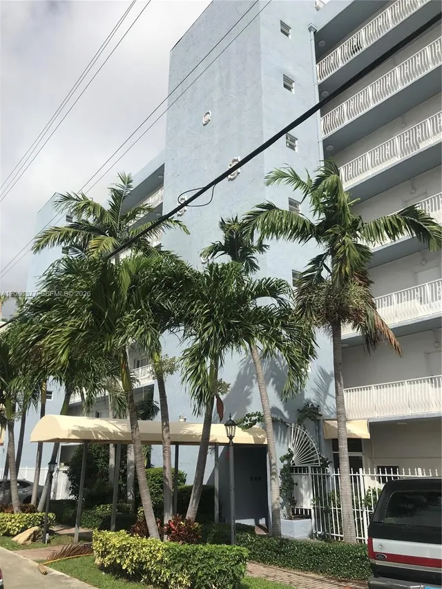 1-bedroom home at 677 NE 24 Th #704, Miami