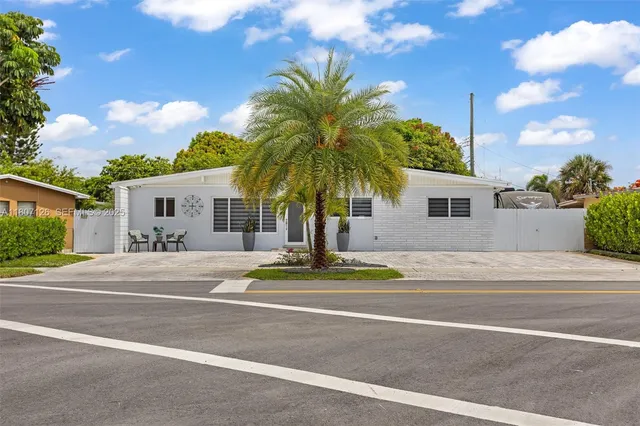4-bedroom home at 881 NW 177th Terrace, Miami Gardens