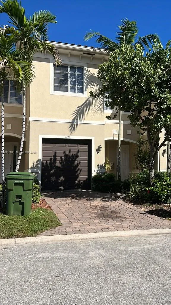 3-bedroom rental at 2735 SW 81st Terrace #2725, Miramar