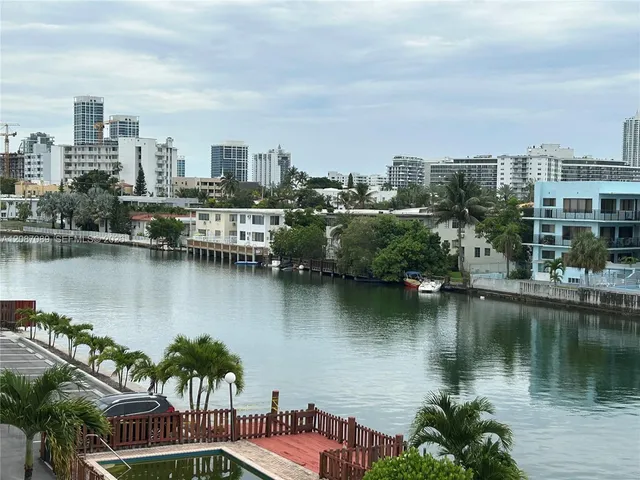 1-bedroom rental at 110 S Shore Drive #4E, Miami Beach