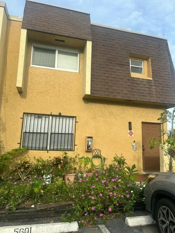 3-bedroom home at 5601 Blueberry Court #157, Lauderhill