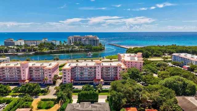 2-bedroom home at 1040 BANYAN Road #504C, Boca Raton