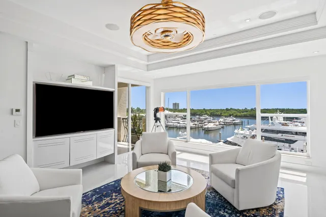 4-bedroom home at 1050 Seminole Drive #Phb, Fort Lauderdale