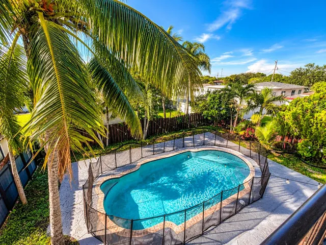 5-bedroom rental at 4680 SW 19TH Street, West Park