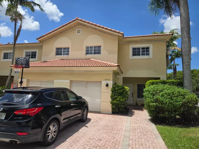 3-bedroom rental at 4225 E STONECREEK Circle #26, Davie