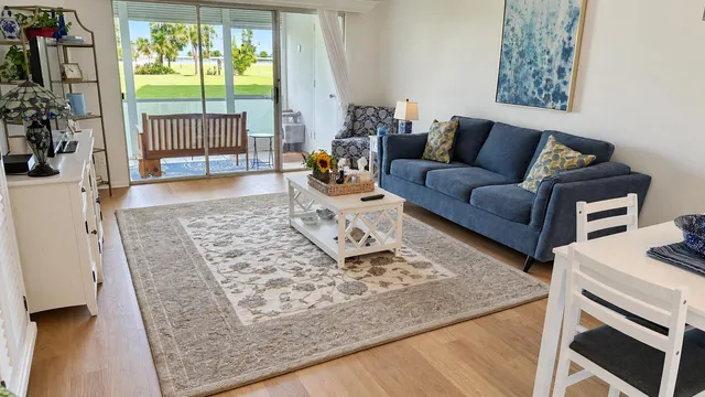 1-bedroom rental at 3661 VIA POINCIANA #113, Lake Worth