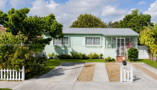 3-bedroom home at 3430 SW 89th Avenue, Miami