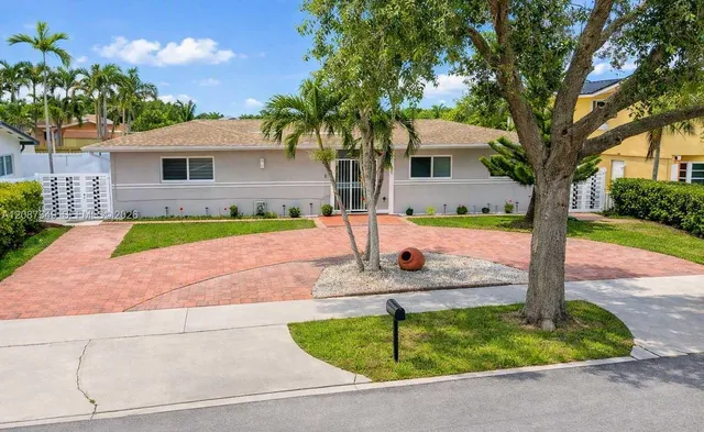 7-bedroom home at 11231 NW 60th Court, Hialeah