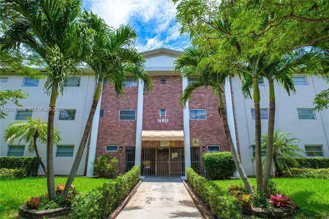 1-bedroom rental at 16851 NE 18th Avenue #106, North Miami Beach