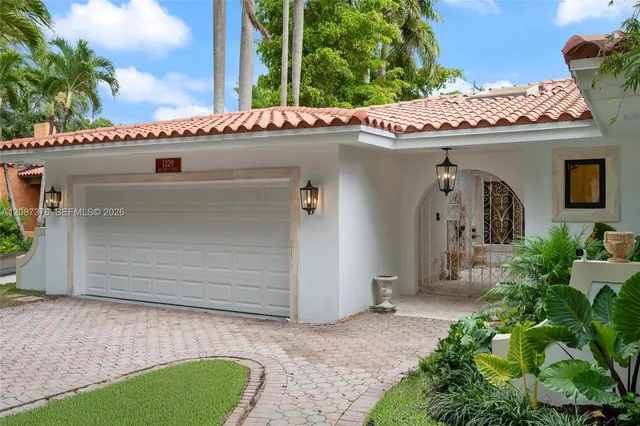 4-bedroom rental at 1320 Alhambra Circle #0, Coral Gables