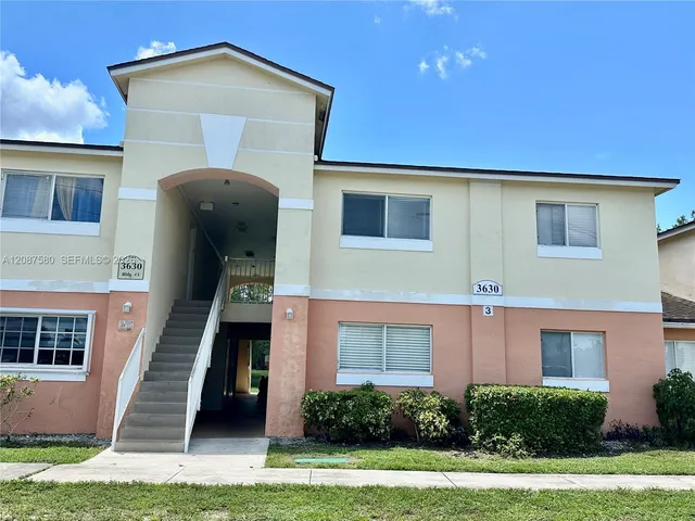 1-bedroom rental at 3630 N 56th Avenue #310, Hollywood