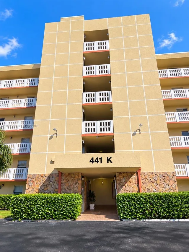 2-bedroom rental at 441 SE 3rd Street #408, Dania Beach