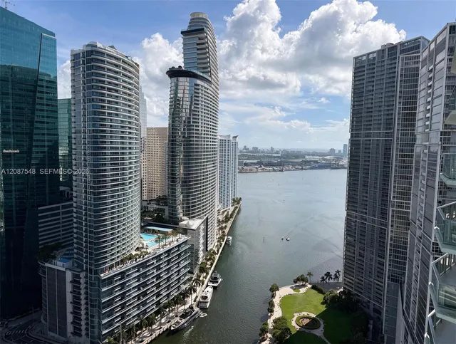2-bedroom rental at 77 SE 5th Street #4003, Miami