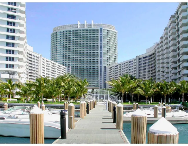 1-bedroom rental at 1500 Bay Road #1220S, Miami Beach