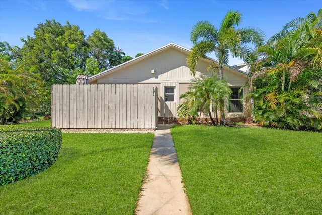 2-bedroom home at 191 SE 1st Circle, Boynton Beach
