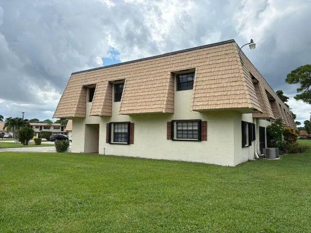 2-bedroom rental at 4183 Oak Terrace Drive, Greenacres