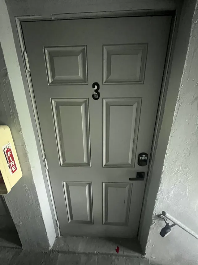 2-bedroom rental at 421 NW 7th Terrace #3, Fort Lauderdale