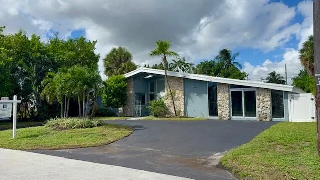 3-bedroom rental at 4411 NE 13TH Terrace, Oakland Park