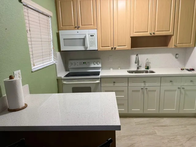 2-bedroom rental at 110 SE 2ND Street #303, Hallandale Beach