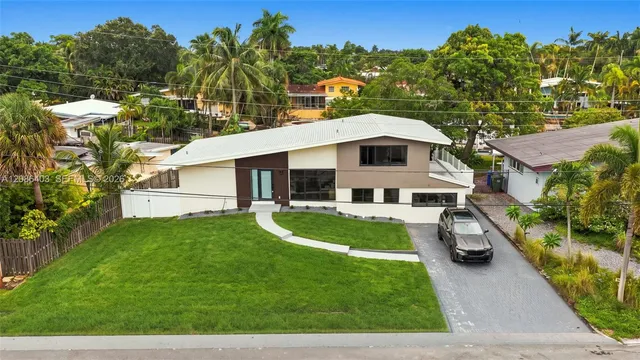 4-bedroom home at 2412 Sugarloaf Lane, Fort Lauderdale