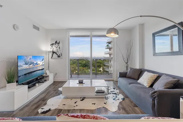 1-bedroom home at 4250 Biscayne Boulevard #1008, Miami