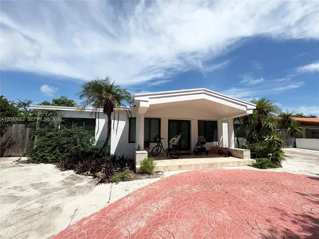 3-bedroom rental at 225 W Heather Drive #225, Key Biscayne