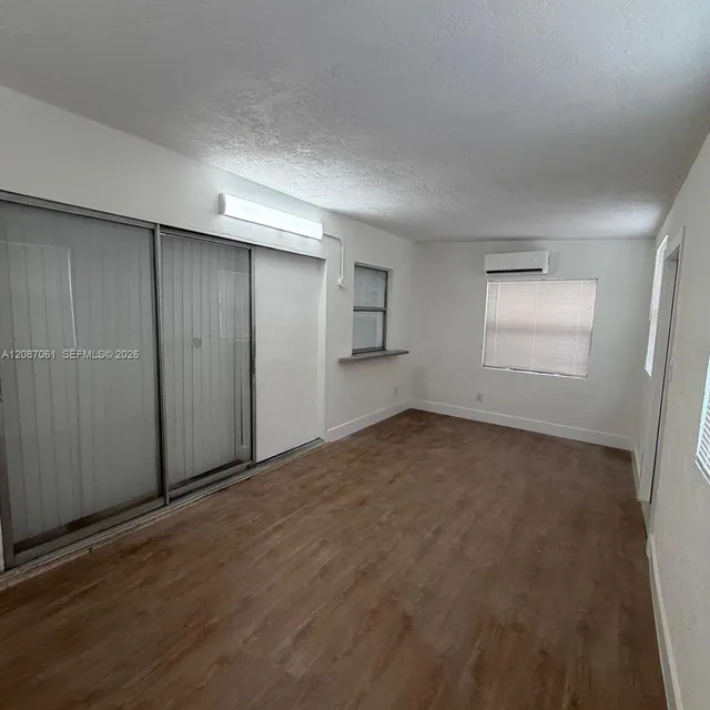5-bedroom rental at 3932 NW 39th Avenue, Lauderdale Lakes
