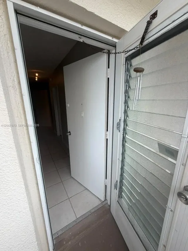 1-bedroom rental at 1936 S Ocean Drive #4C, Hallandale Beach