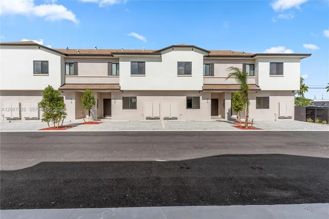 4-bedroom rental at 405 SW Palm Terrace #405, Florida City