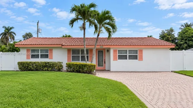 4-bedroom rental at 148 NW 8th Street #0, Boca Raton