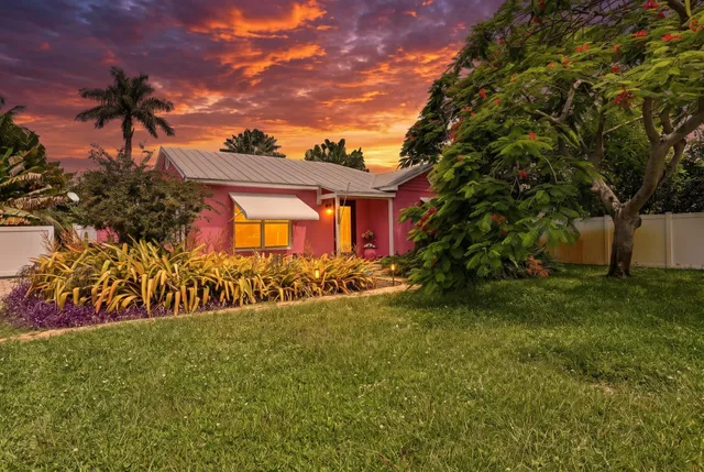 2-bedroom home at 227 S SWINTON Avenue, Delray Beach